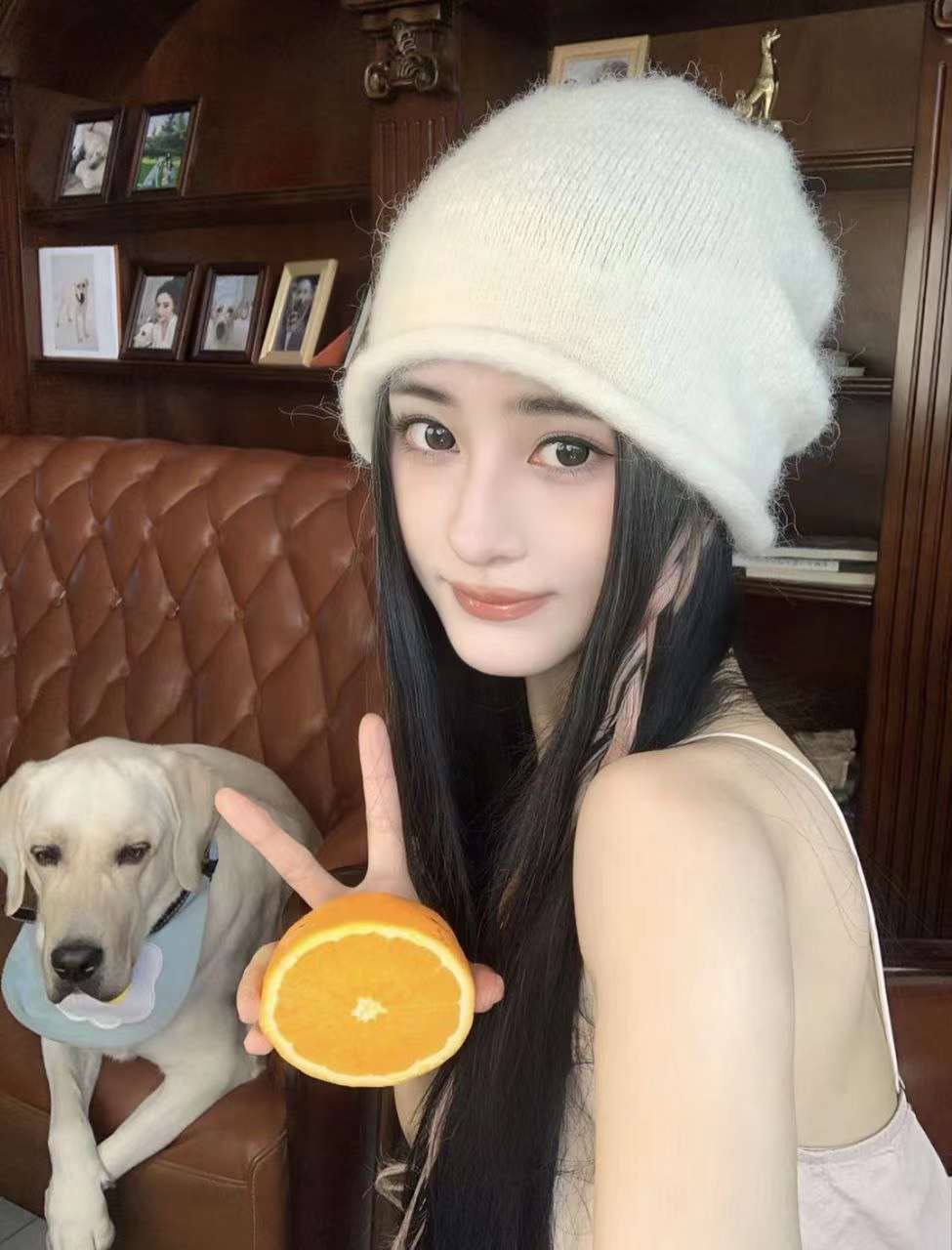 虹口沿河茶室环境实拍，临水窗席与茶汤灯影